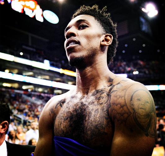 队报评法甲第14轮最佳阵：托万助朗斯登顶领衔，巴黎无人入选（《队报》评法甲第14轮最佳阵容：托万率朗斯称雄，巴黎零入选）