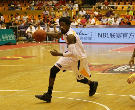 中超球队阵容分析：武汉三镇阵容变化,（中超阵容观察：武汉三镇人员变动解析）