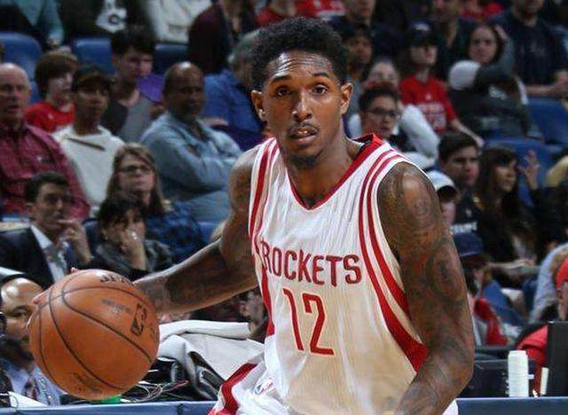 卫报：伯恩茅斯多名后防主力离队，新赛季前景如何尚待观察（卫报：伯恩茅斯后防多名主力出走，新赛季前景仍存变数）