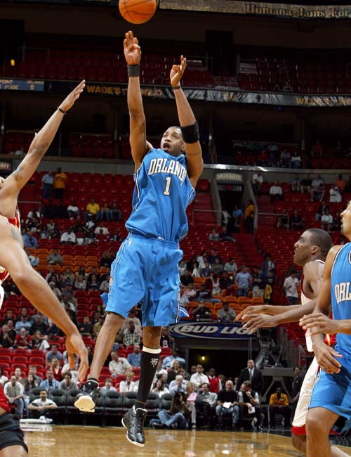 罗马诺：尤文并未追逐坎塞洛，球员不降薪意甲俱乐部无法负担（罗马诺：尤文未追坎塞洛，若不降薪意甲球队难以承担）