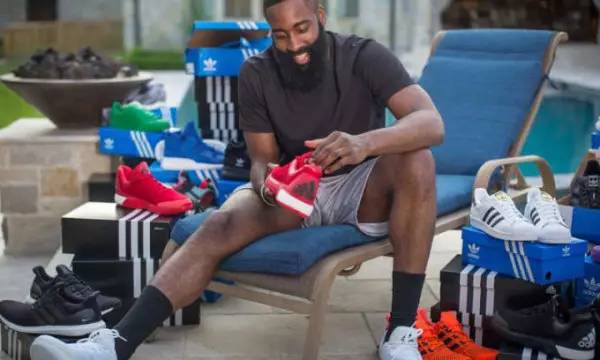 媒体人：今天于汉超将前往教练员培训班报到（媒体人透露：于汉超今日将赴教练员培训班报到）