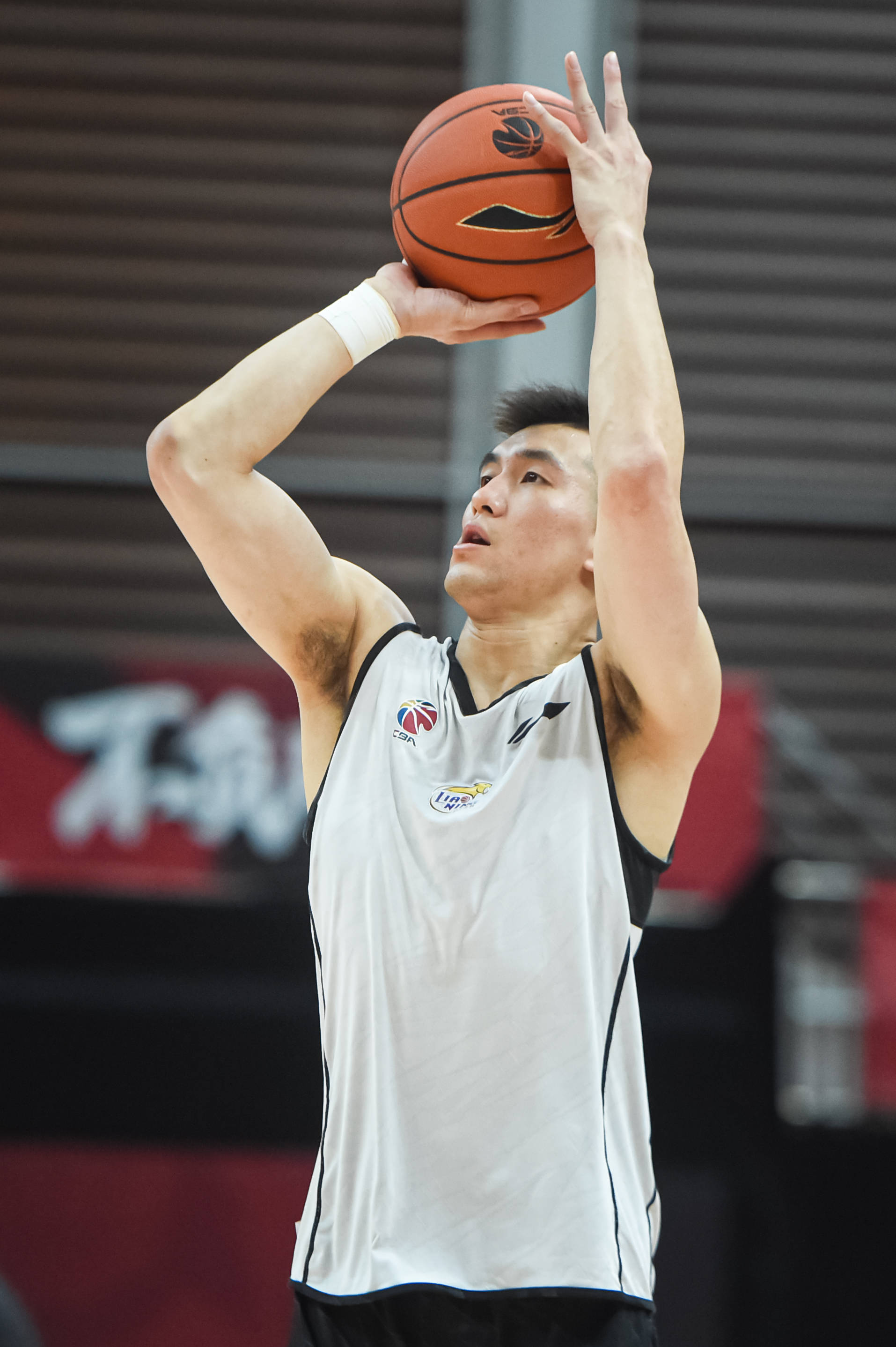 北青：徐彬大概率将与狼队签约，签约后或将被外租至英冠（北青：徐彬接近加盟狼队，完成签约后或将租借赴英冠）