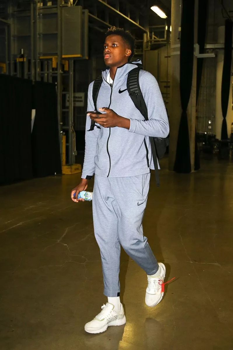 贝尔：维尼修斯和姆巴佩令人失望，他们把进攻变得复杂化了（贝尔：维尼修斯与姆巴佩令人失望，让球队进攻过于复杂）