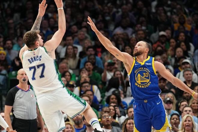 米体：霍伊伦像卡瓦尼或早期伊瓜因，对球队进攻端是锦上添花（米体：霍伊伦风格近似卡瓦尼与早期伊瓜因，为球队锋线如虎添翼）