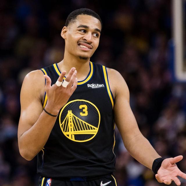 勇记：追梦完成核磁共振检查，后续根据治疗效果观察伤势反应（勇士记者：追梦已完成核磁检查，后续将根据治疗进展评估伤情反应）