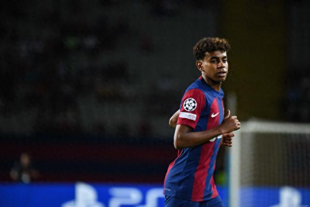 阿斯：沙特正在大力追求莱万，芝加哥火焰也想引进他（阿斯：沙特重金求购莱万，芝加哥火焰也在争夺）