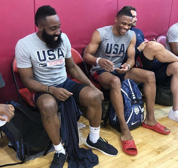 半场：莱比锡2-0法兰克福，哈德、鲍姆加特纳相互传射（半场战罢，莱比锡2-0领先法兰克福：哈德与鲍姆加特纳互送助攻各入一球）