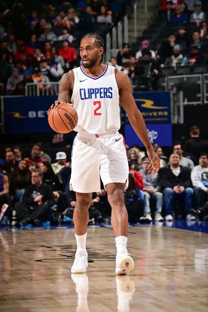 2025中超最佳青年球员候选：王钰栋、吾米提江领衔（2025中超最佳青年球员候选出炉：王钰栋、吾米提江领跑）