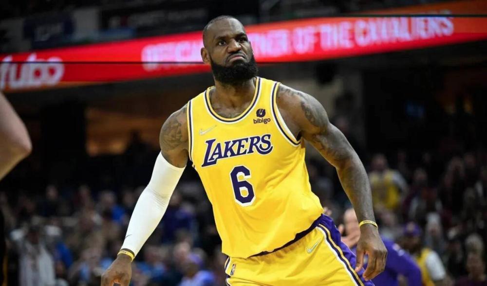 国足友谊赛战胜韩国展现新阵容（国足热身赛力克韩国，全新阵容亮相）